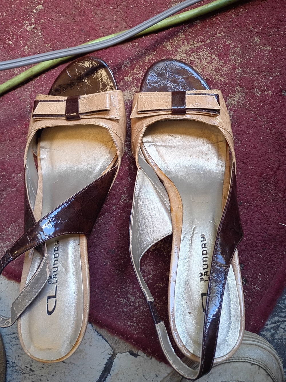 CL by Laundry Women's Tan and Brown Bow Slingback Sandals